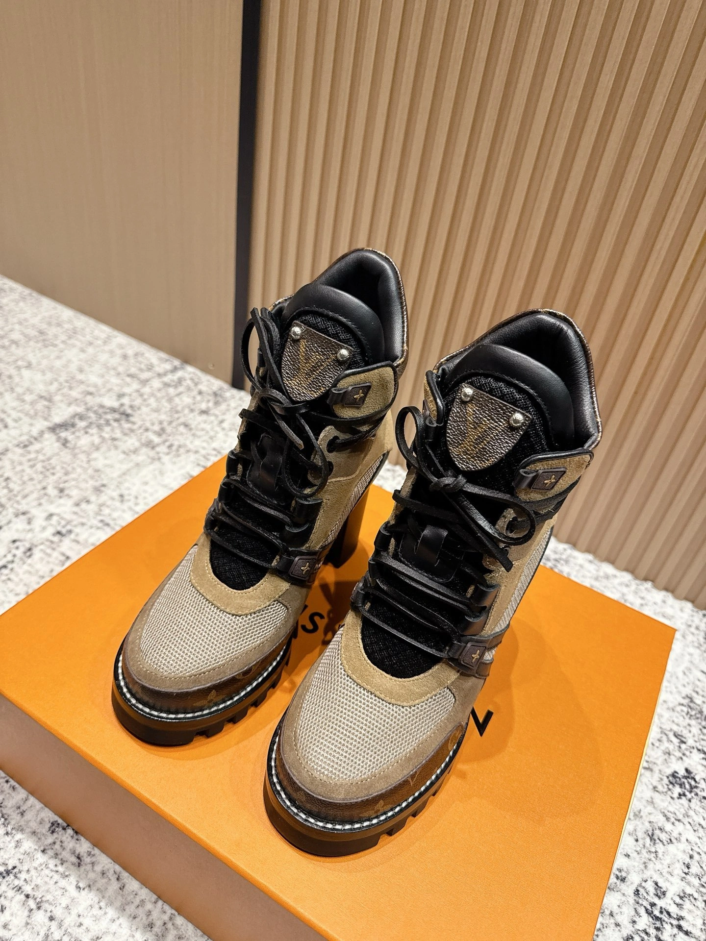 COCO-- 8V 1A94O1 cowhide Heel height ：9cm Waterproof：2.5cm item:E-X362J2905